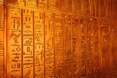 Hieroglyfické znázornenie boha Re-Atuma
