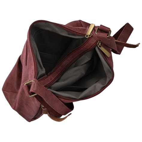 Spôsoby nosenia crossbody tašky