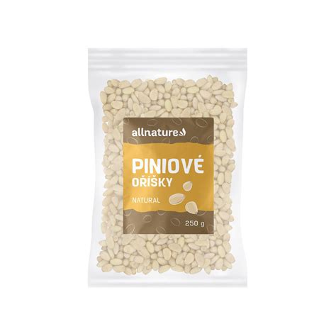 píniové oriešky v šupke a vylúpané