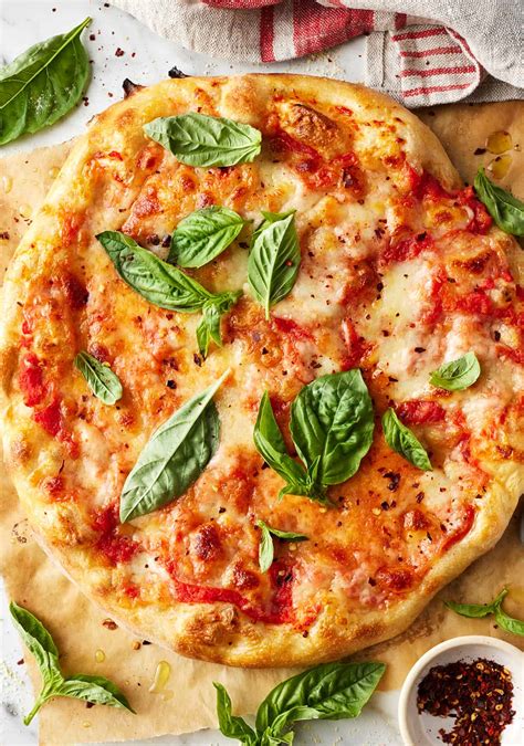 Pizza Margherita s farbami talianskej vlajky