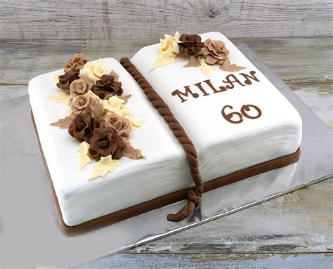 Torta v tvare otvorenej knihy