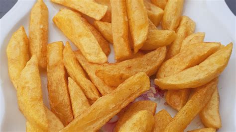 Steakové hranolky s bylinkami