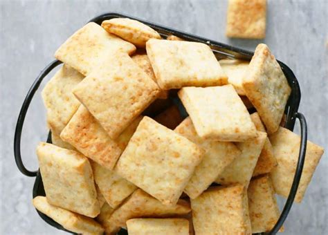 Slané sušienky s parmezánom a bazalkou