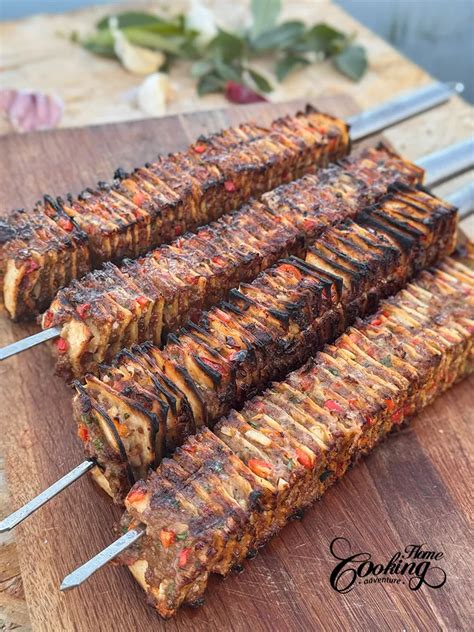 Fotografia rôznych druhov rýchleho občerstvenia (kebab, burger, tortilla)