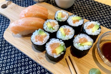 Rozmanitosť sushi roliek