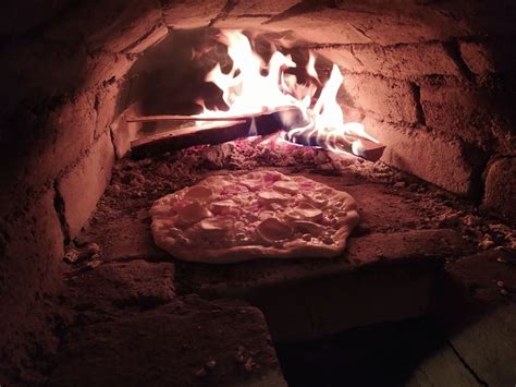 Ilustrácia funkčného osvetlenia v pizza peci