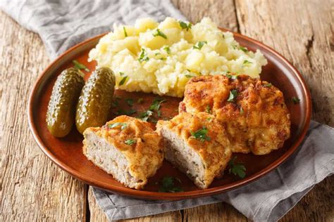 Ilustrácia surovín na nakladaný rezeň