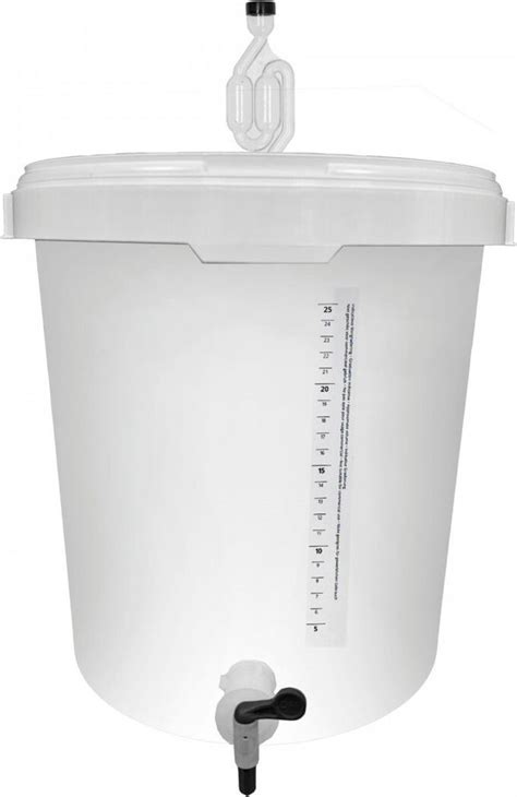 Nádoba s vápenným mliekom a štetec