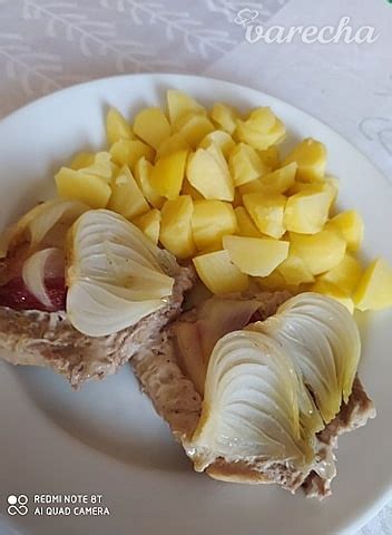 Suroviny na bravčové srdce s cibuľou a slaninou