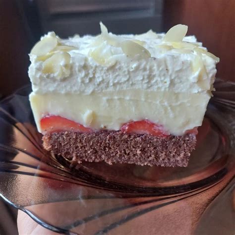 Formy na čokoládu s hotovou bielou vegánskou čokoládou
