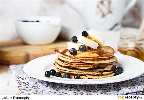Zdravé domáce banánové mini palacinky pre bábätká a malé deti