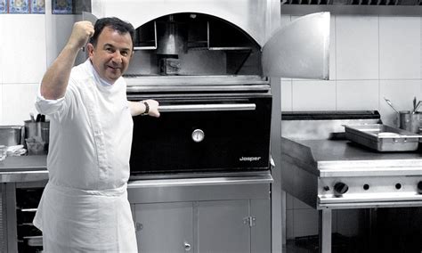Fotografia JOSPER grilu v akcii