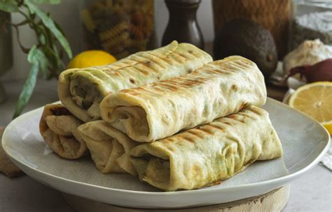 Schéma vrstvenia špenátovej plnky do palacinky