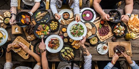 Ilustrácia rôznych jedál z ponuky reštaurácie