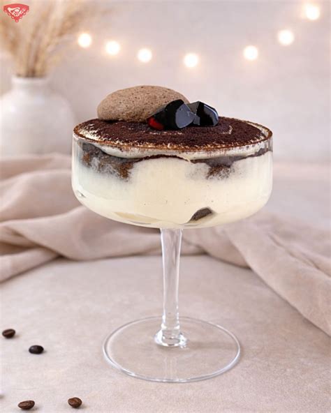 Slávnostné tiramisu servírované v pohároch