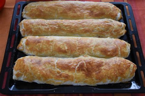 Hotová zeleninová štrúdľa na plechu