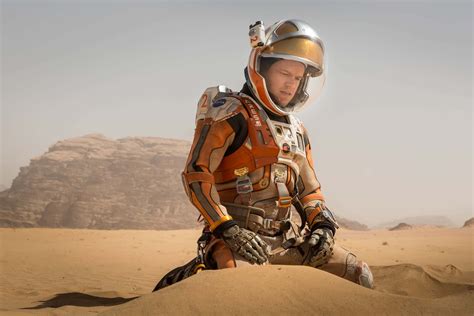 Mark Watney sám na Marse
