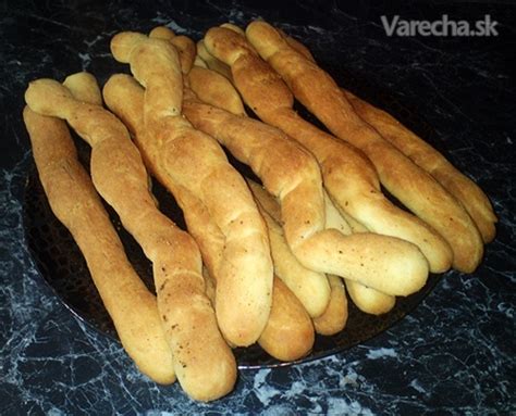 Bezlepkové pizza štangle s dipom