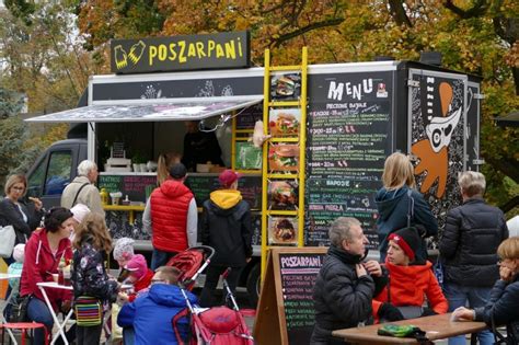 Ilustrácia poľského street foodu - zapekanka