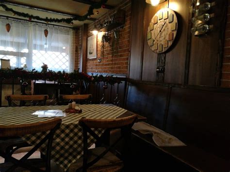 Pohľad na svetelnú reklamu reštaurácie Perfect Pizza Sala v Nitre
