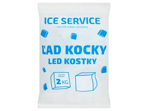 Mrazené kocky jabĺk pripravené na použitie