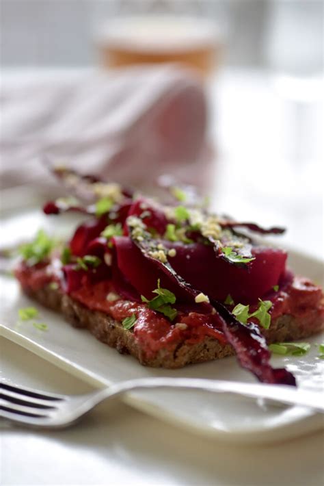 Smørrebrød s rôznymi prísadami