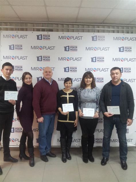 Представники компанії обговорюють деталі замовлення