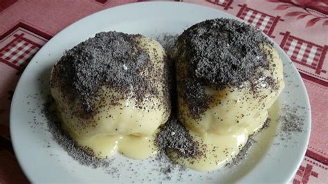 Rakúske dampfnudeln s vanilkovou omáčkou a makom