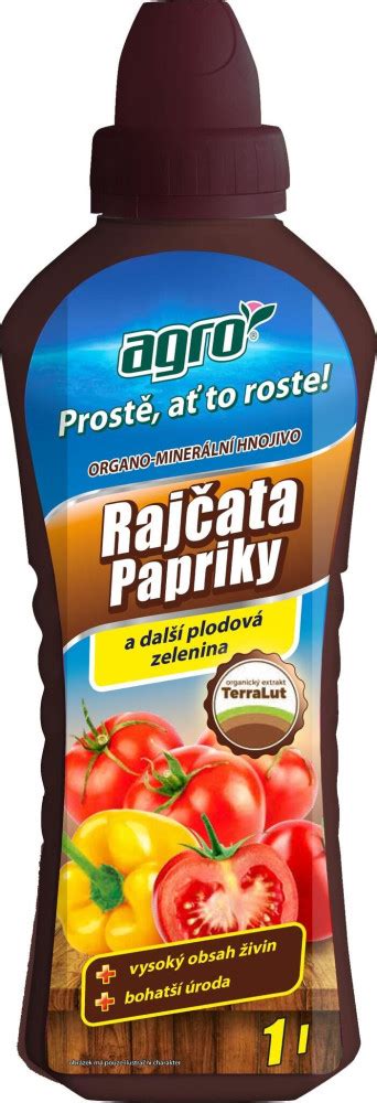 Čerstvé paradajky a papriky na krájanie