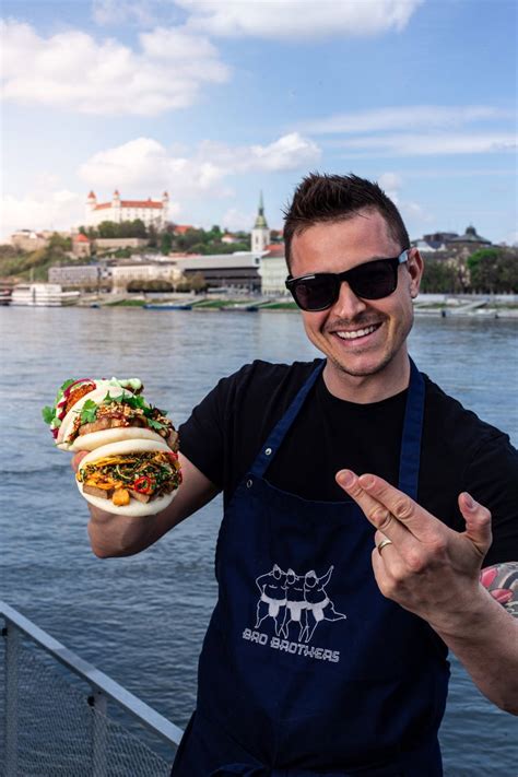 Michal Konrád v reštaurácii Moozi