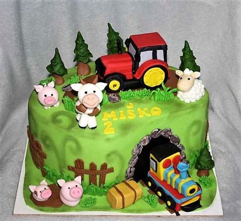Ilustračné foto torty s traktorom