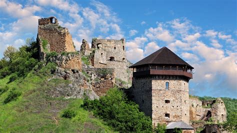 Pohľad na Fiľakovský hrad a okolie