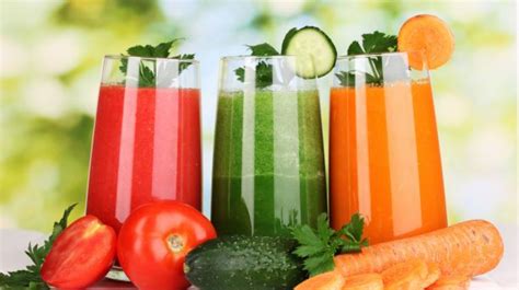 Jarný detox s ovocnými a zeleninovými šťavami