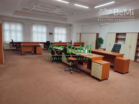 Zakladatelia vydavateľstva Taktik a ich prvé kancelárske priestory