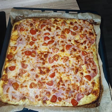 Hotová pizza z mandľovej múky