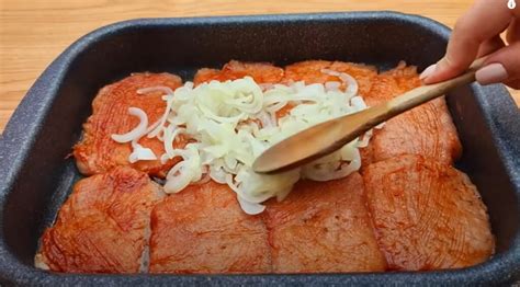 Zapečené bravčové mäso so zemiakmi a slaninou