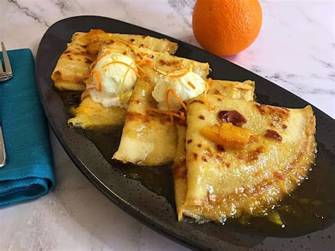 Pripravené Crêpes Suzette v omáčke