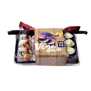 Mix rôznych druhov sushi roliek s detailmi plniek