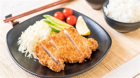 Japonský rezeň Tonkatsu s prílohami