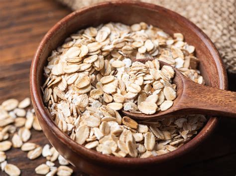 Infografika zobrazujúca zdravotné benefity ovsených vločiek