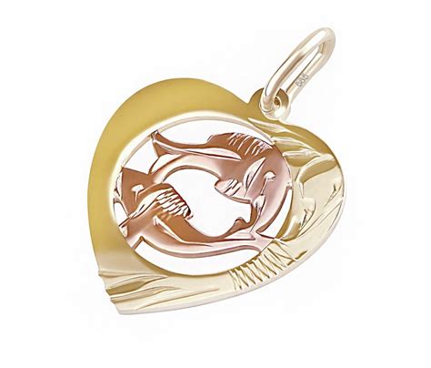 Detailný kovový prívesok v tvare ryby