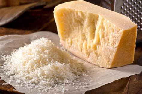 Čerstvo nastrúhaný parmezán