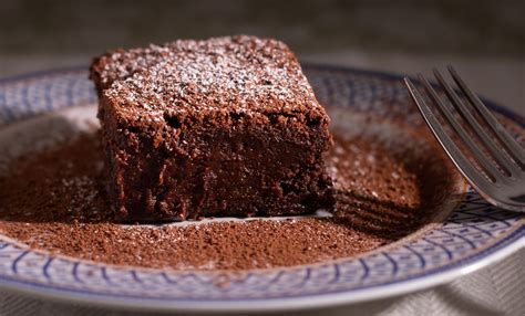 Výborne vyzerajúci kakaový koláč