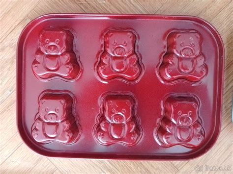 Formičky na ľad plnené domácim bujónom