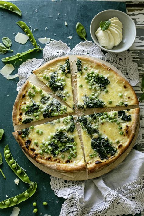Hrášková pizza so špenátom