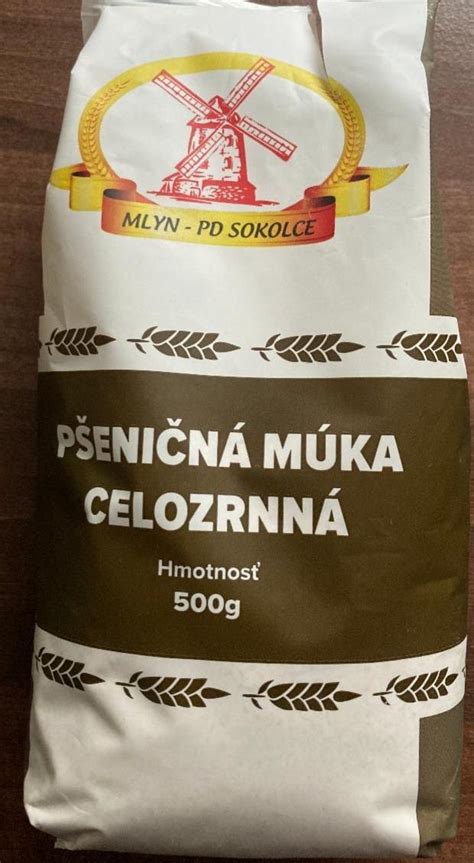 Zrná pšenice a celozrnná múka