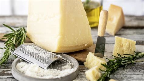 Typické talianske syry: Parmezán, Mozzarella, Pecorino