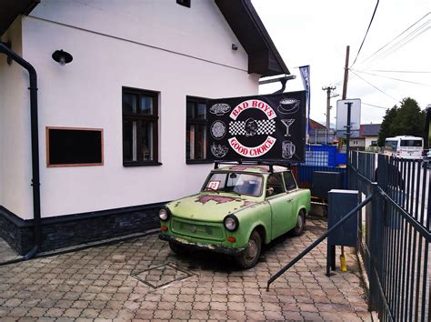 Vonkajší pohľad na budovu Reggae Pizza SOZAMA s.r.o. na Bratislavskej ulici