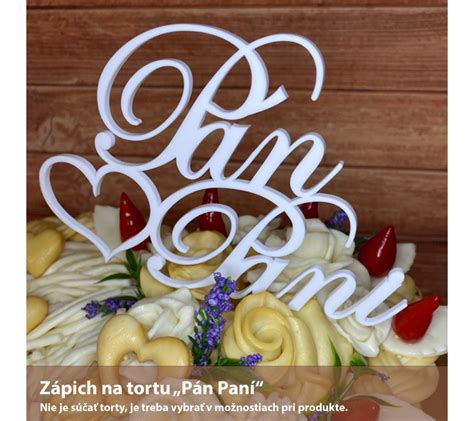 Finálna prezentácia torty na servírovacom podnose