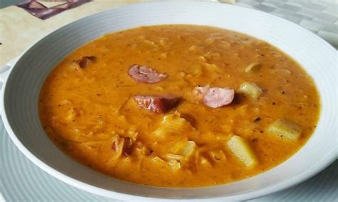 Miska s tradičnou slovenskou kapustnicou